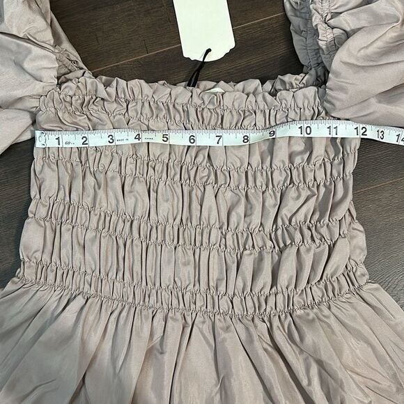 NWT Vine & Love Bubble Sleeve Smocked Top - Size Small - Picture 3 of 7